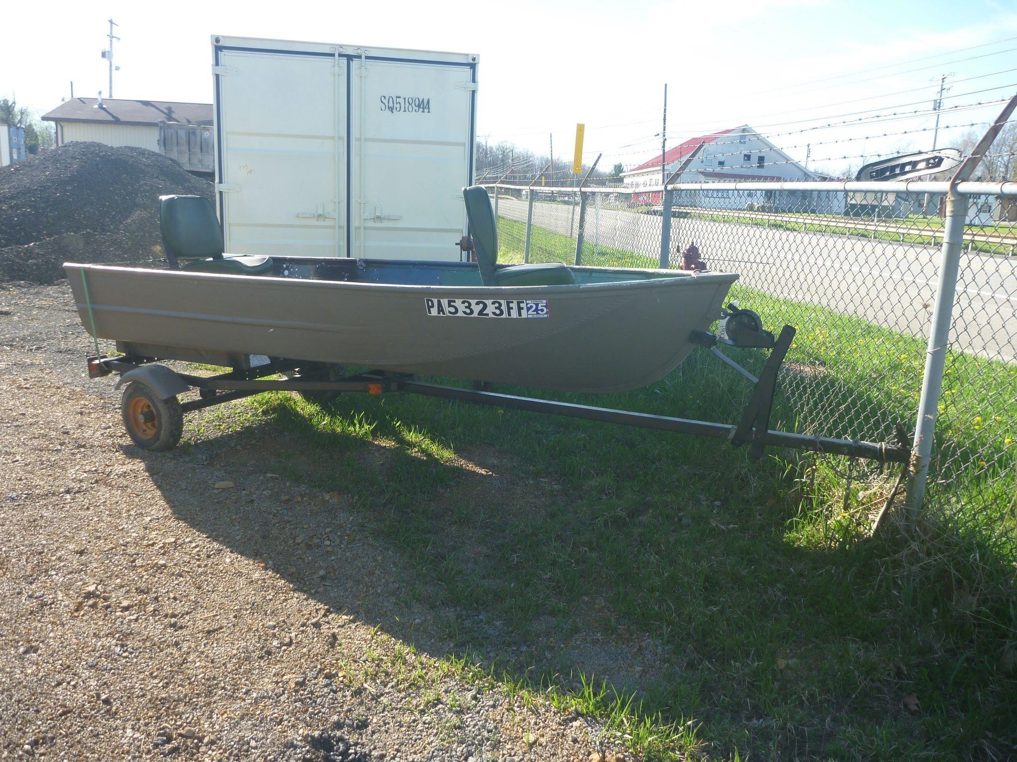 12ft Fishing Boat w/ Trailer