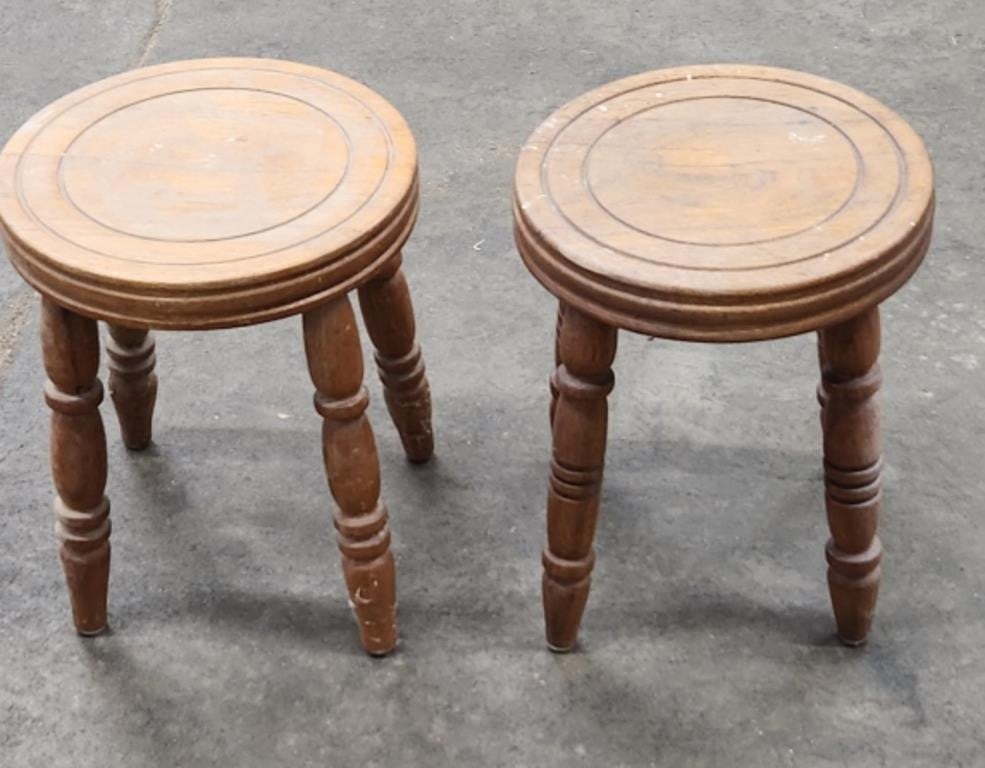 Pair of wooden plant stands, 14"