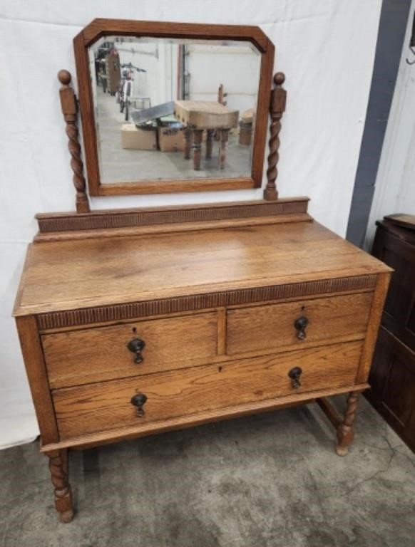 Antique oak 3 drawer dresser with mirror!