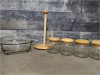 PYREX casserole dish and stand, 4 glass jars