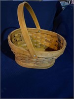 10" basket with handles