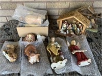 Assorted Nativity pieces, ceramics, mangers