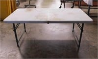 4' folding table w/ adjustable legs