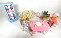 VTG Living Room Mattel Barbie Set & Dolls