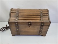 The Buccaneer Chest radio by Guild - works!
