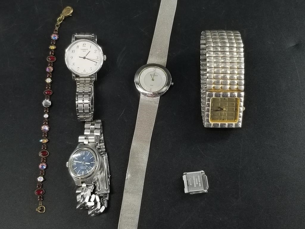 Lot with watches,