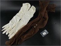 Lot with 2 pairs of vintage gloves