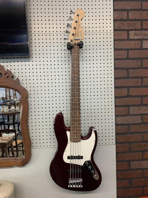 FENDER JAZZ BASS 5 STRING GUITAR