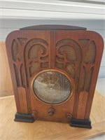 Case "610" Imperial Tombstone radio,1935