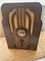 Philco Model 37-610 Tombstone radio,1937