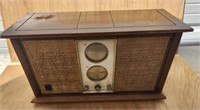 GE Model T250A table top radio, 1962