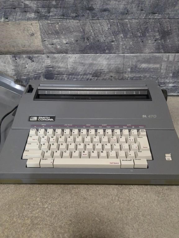 Smith Corona SL 470 electric typewriter