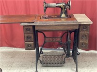 Antique Singer Vintage Treadle Sewing Machine in