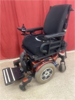 Quantum 600 Matrix PB Electric Wheelchair. Needs a