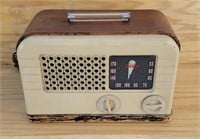 Delco table top radio, Model R-1138