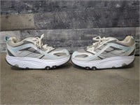Sportek platinum size 8 shoes
