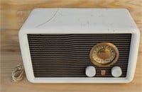 Airline 1949 tabletop radio
