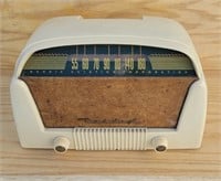 1949 Bendix Model 55L3U tabletop radio, 1949