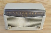1949 Silvertone Model 9006 radio
