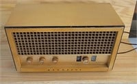 1958 Magnavox FM 017- 5801AA radio