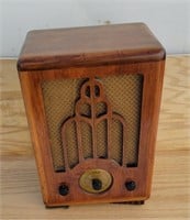 1935 Grunow Model 560 Tombstone radio.  Missing