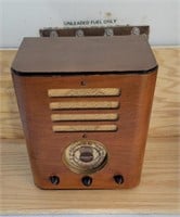 1937 Crosley Tombstone radio