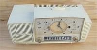 1959 GE Model 9140 radio