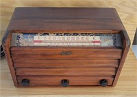 1951 Mineava Model W-725 radio