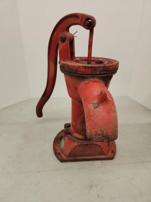 Antique Red Pump