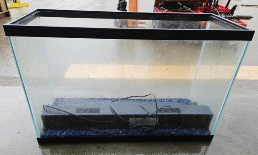 10 gal fish tank with light