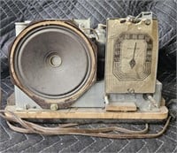 Philco radio with speaker