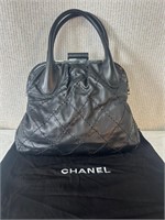 Chanel Expandable Zip Around Leather Bag Purse