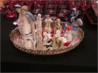 Mirrored tray with gallery and porcelain