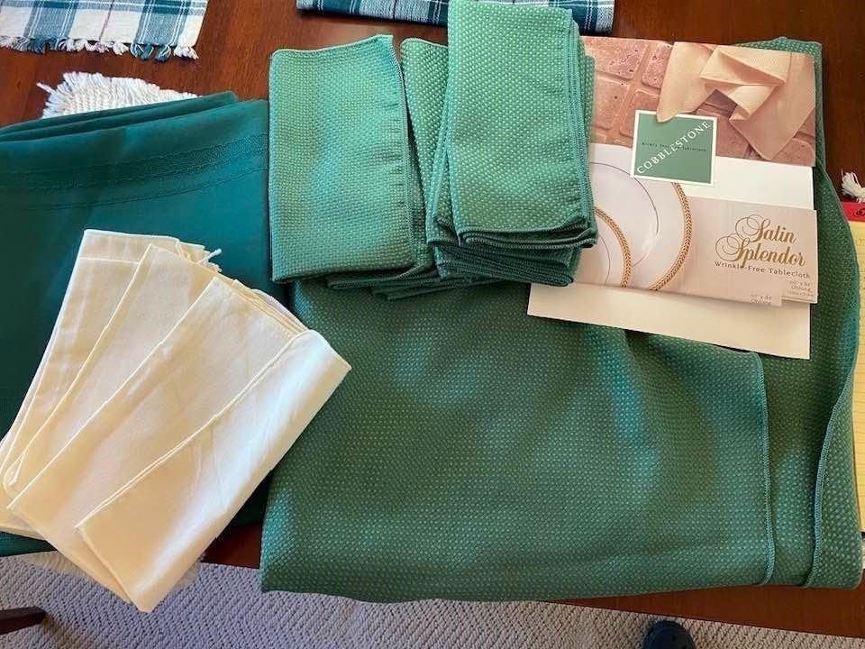Green Tablecloths and Napkins