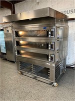 2018 Miwe Condo 3 deck oven steam injected