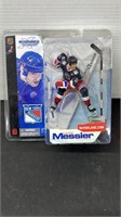 McFarlane Toys Mark Messier Hockey Figurine.
