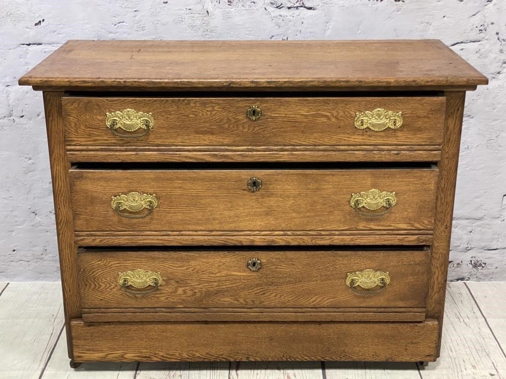 Antique Oak 3-Drawer Chest/Dresser