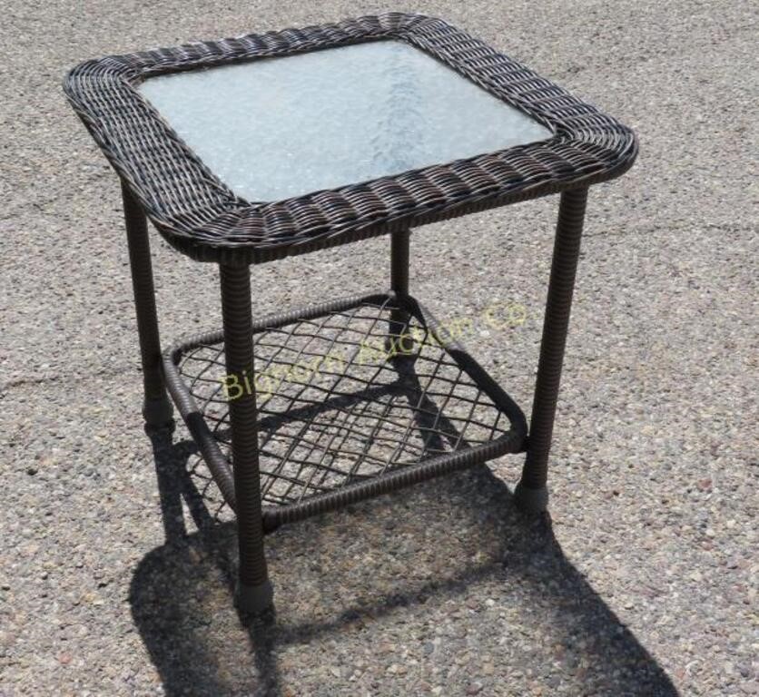 Indoor/Outdoor Wicker Style Table w/ Glass Top