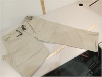 The north face XL field pants with zip off legs