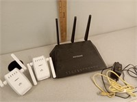 Netgear wireless router & 2 urant wi-fi