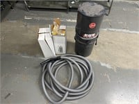 Hoover Garage Utility Vac W/ Hose & Bags