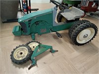 >John Deere dually pedal tractor