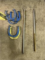 Set of horseshoes and stakes