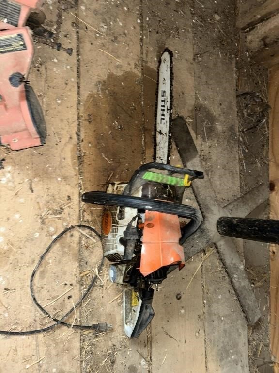 Stihl chainsaw with bad piston