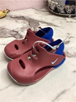 Nike kid sandals