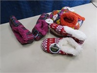 (3) new pairs SNOOZIES szMD Cloth Slippers Shoes