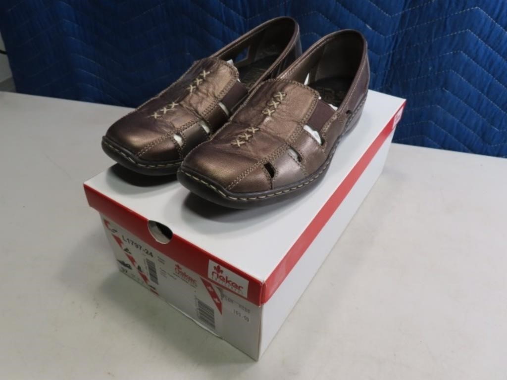 New REIKER Womens sz6 Brown SlipOn Shoes $110