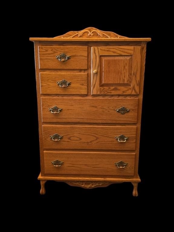 Oak Antique Styled Chest of Drawers