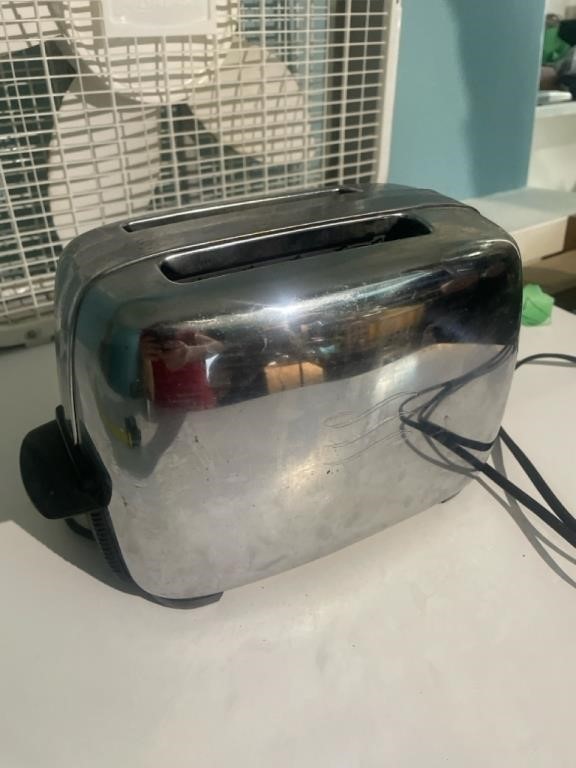 Vintage chrome GE toaster