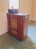Radio Cabinet, RCA Victrola Turn Table